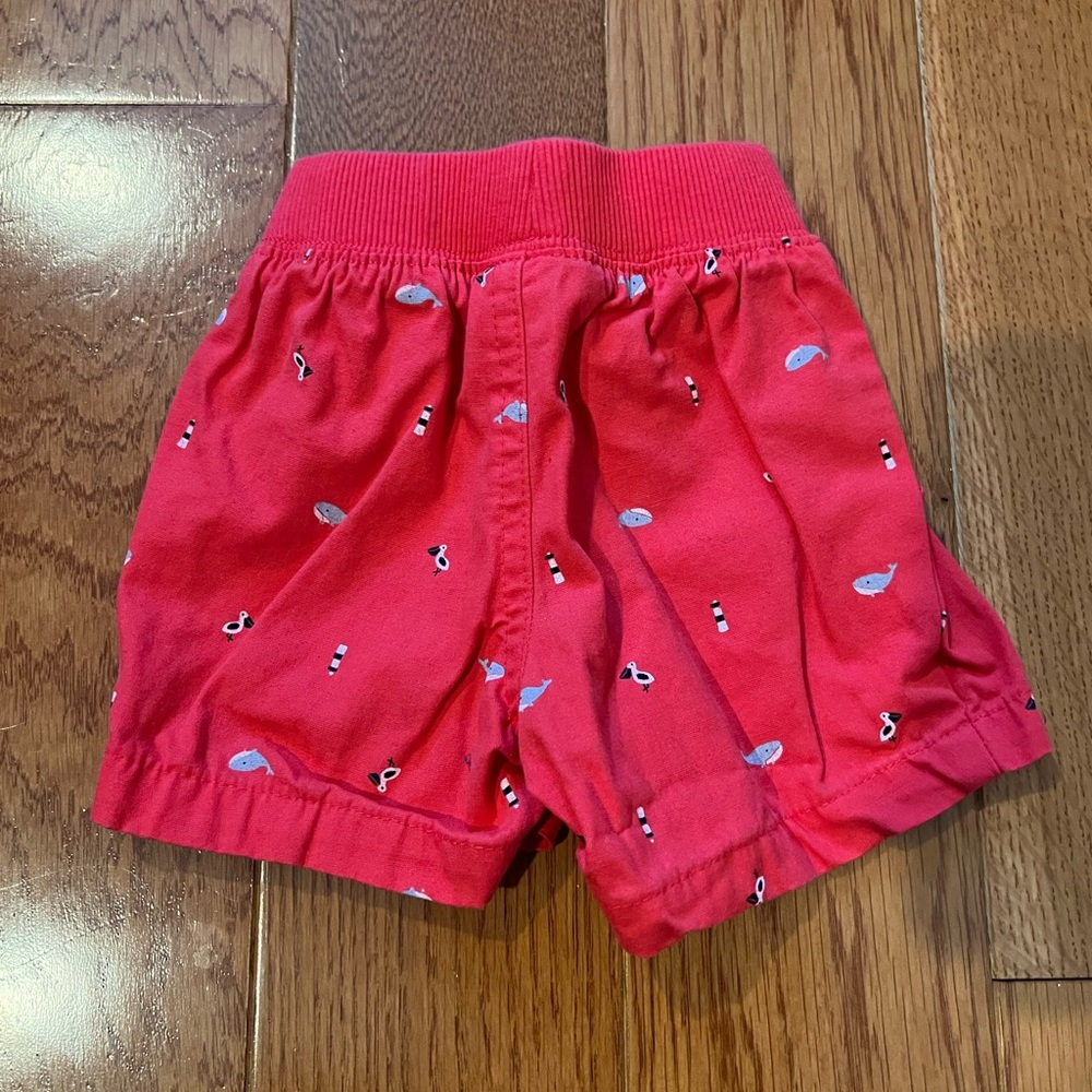 Carter’s size 6 months like new red draw string shorts with beach print - Picture 4 of 4